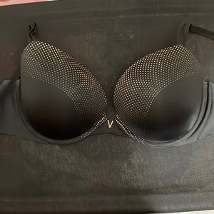 Victoria’s Secret 38D Black & Gold passed wire bra push-up
